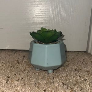 FAUX MINI SUCCULENT